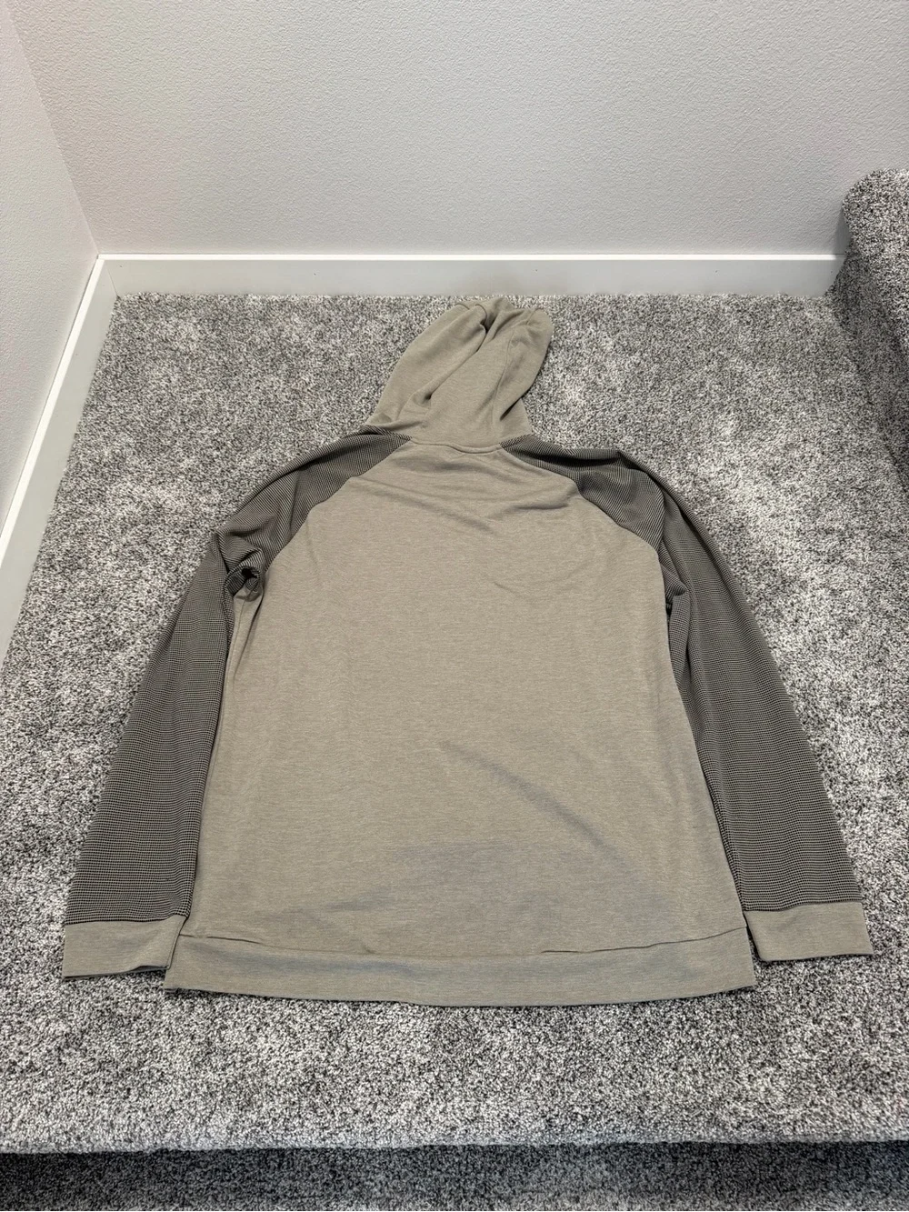 Helly Hansen Men's Lifa® Tech Lite Pullover Hood 2.0 - Picture 2 of 5